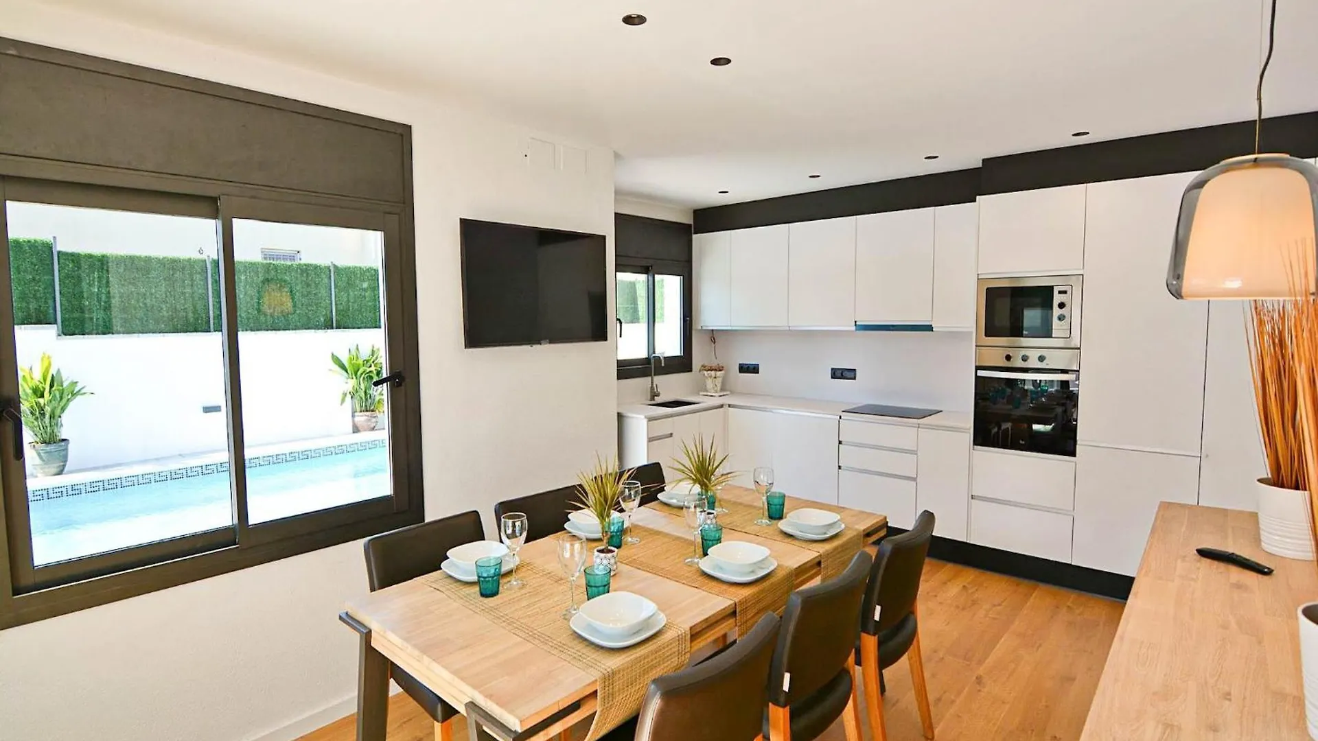 3 Bedroom Villa In Costa Brava L' Escala