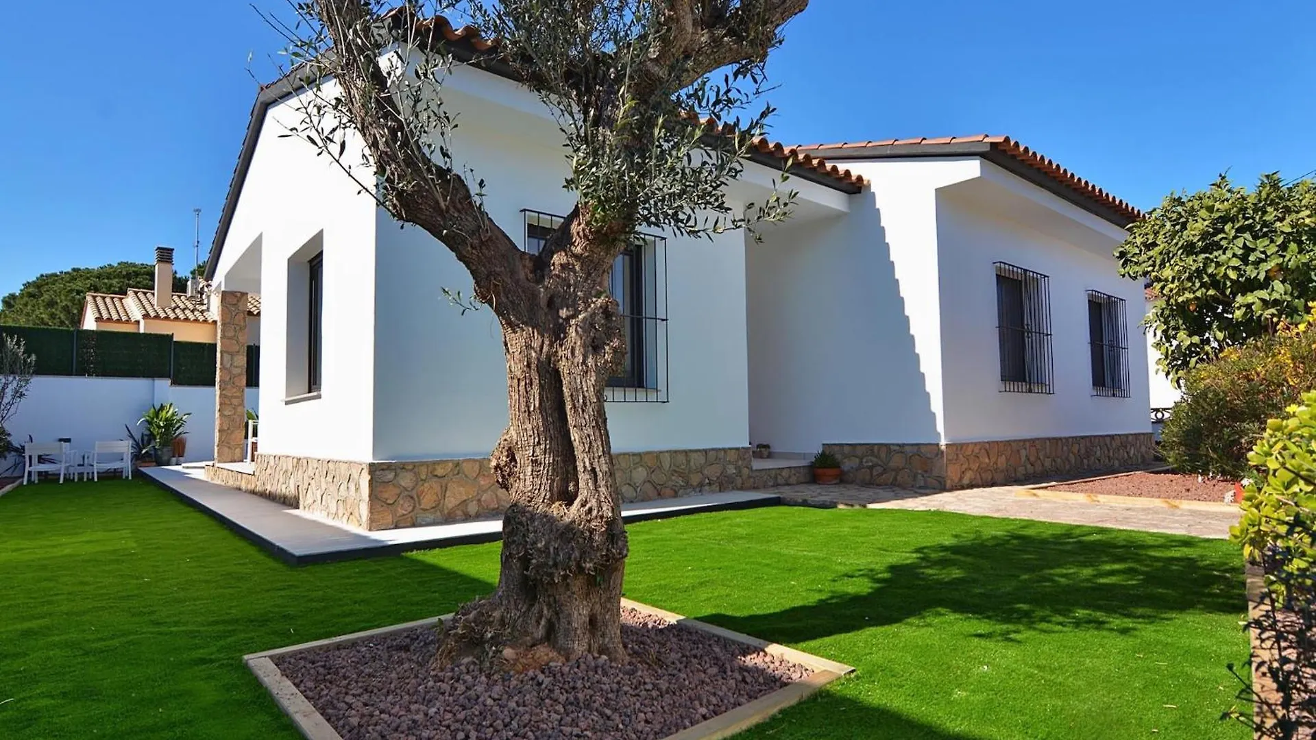 3 Bedroom Villa In Costa Brava L'Escala